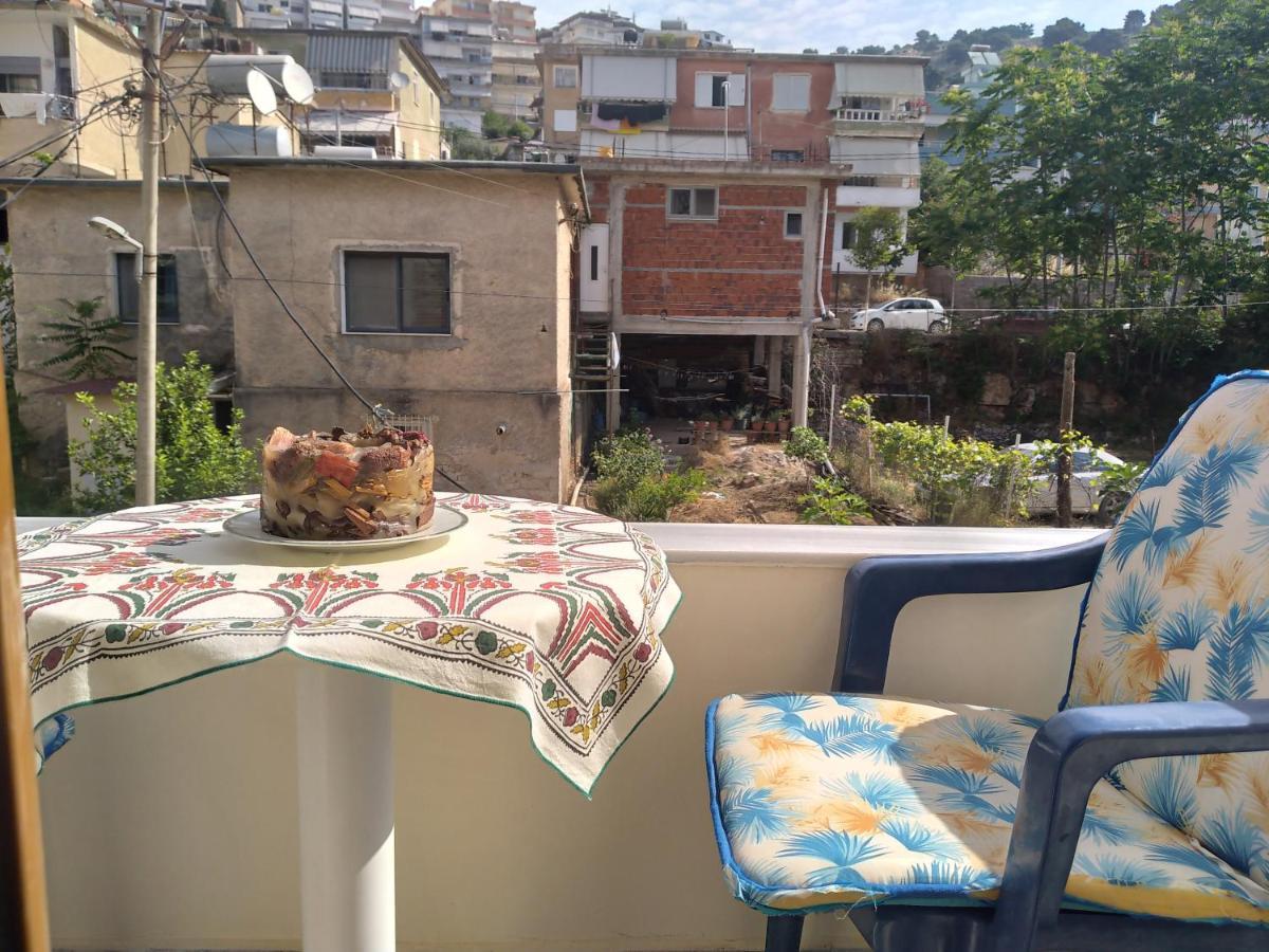 Condo Central Apartment Sarandë Esterno foto