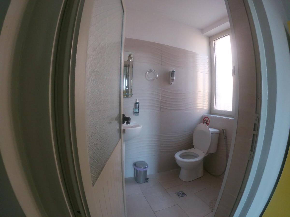 Condo Central Apartment Sarandë Esterno foto