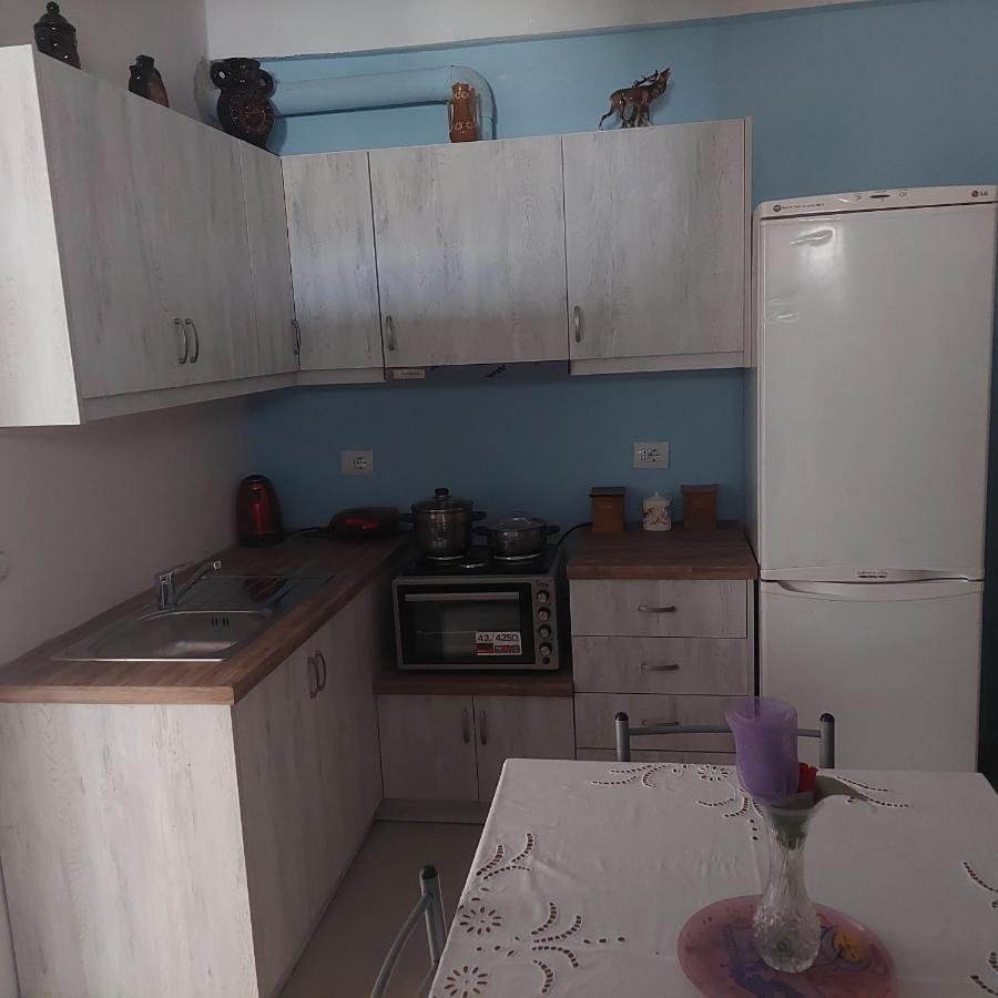 Condo Central Apartment Sarandë Esterno foto
