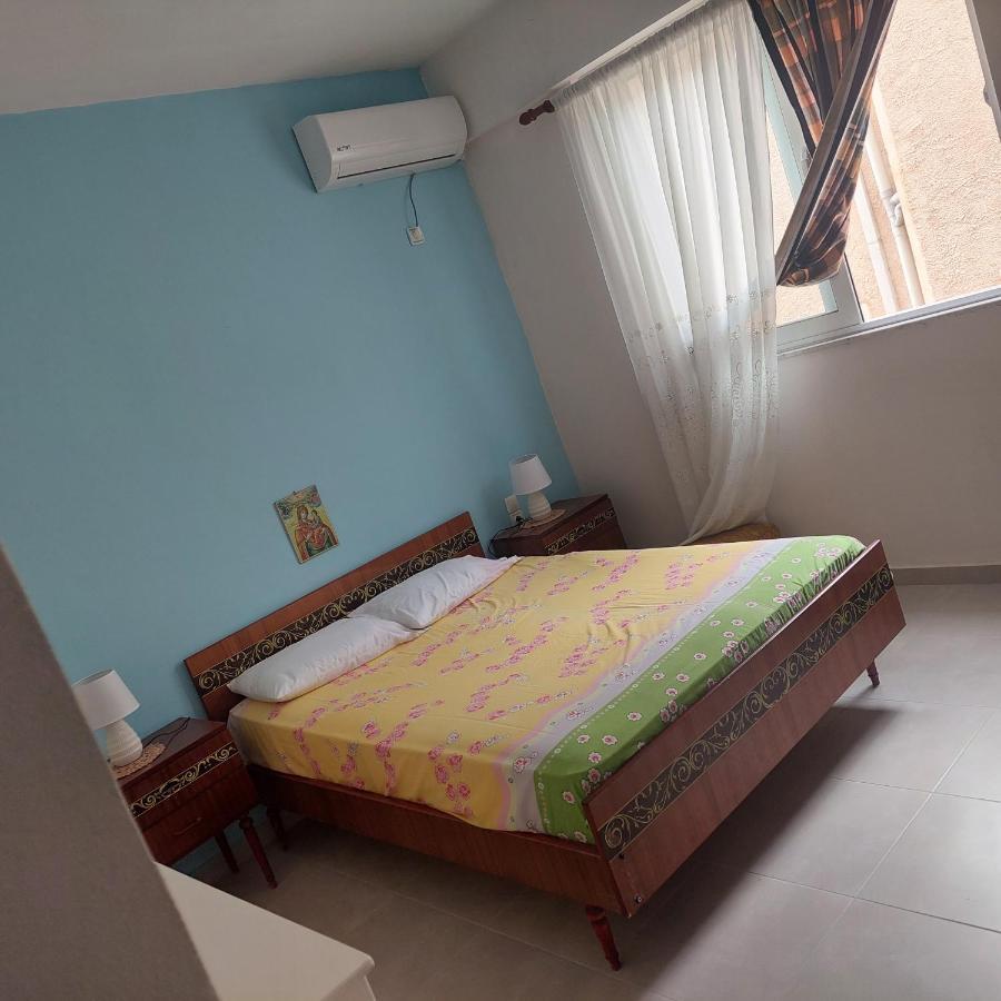 Condo Central Apartment Sarandë Esterno foto