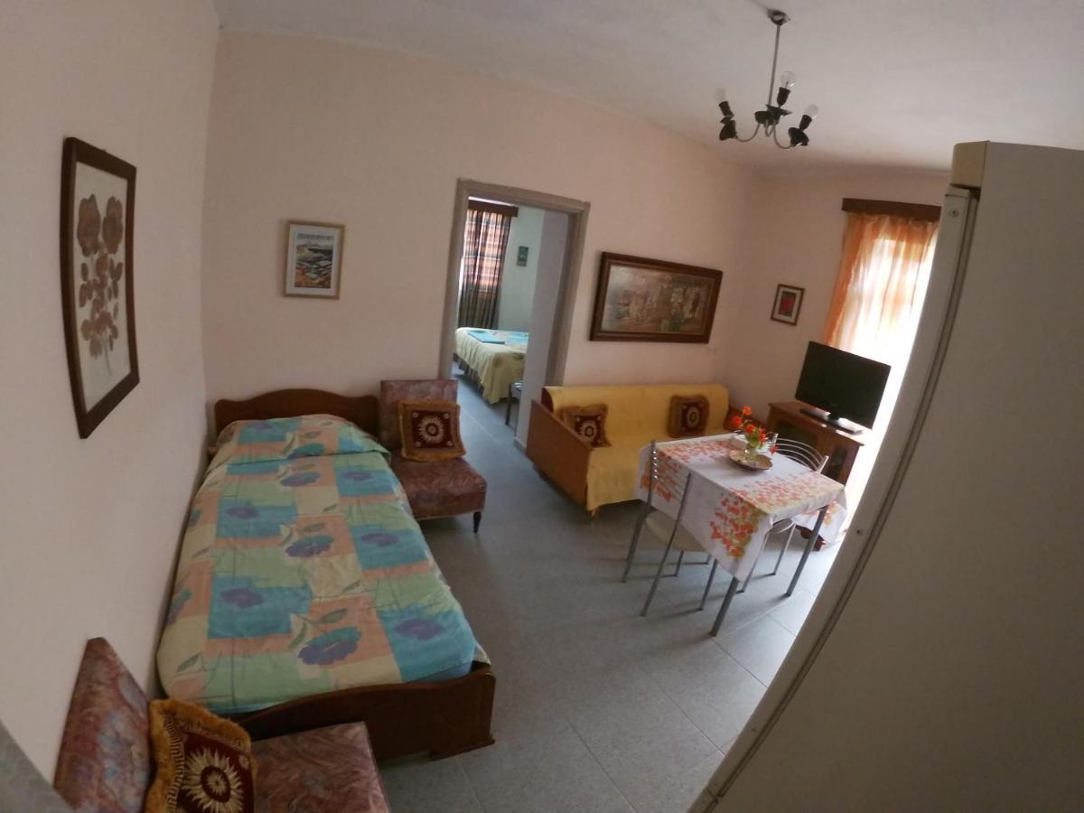 Condo Central Apartment Sarandë Esterno foto