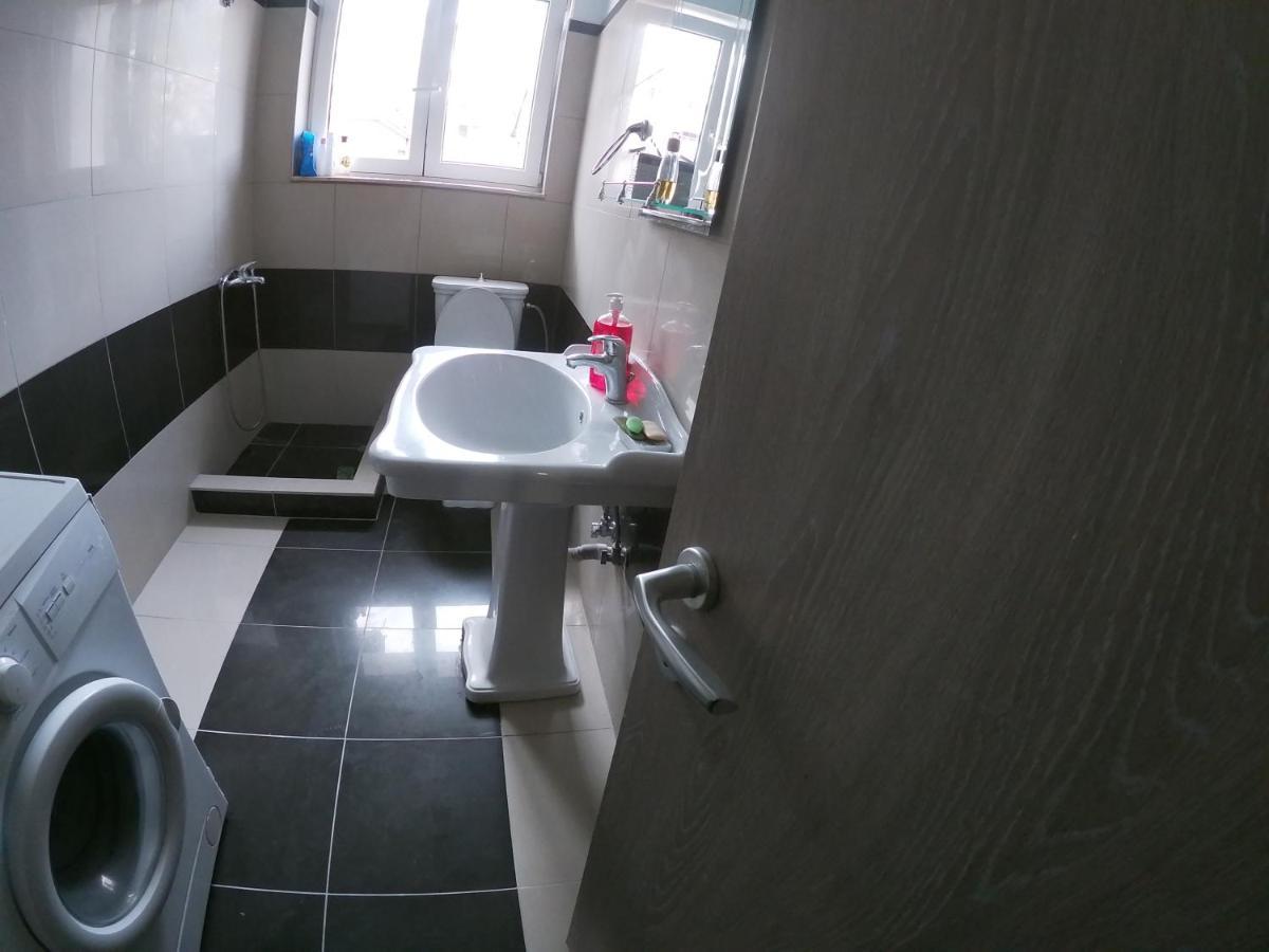 Condo Central Apartment Sarandë Esterno foto